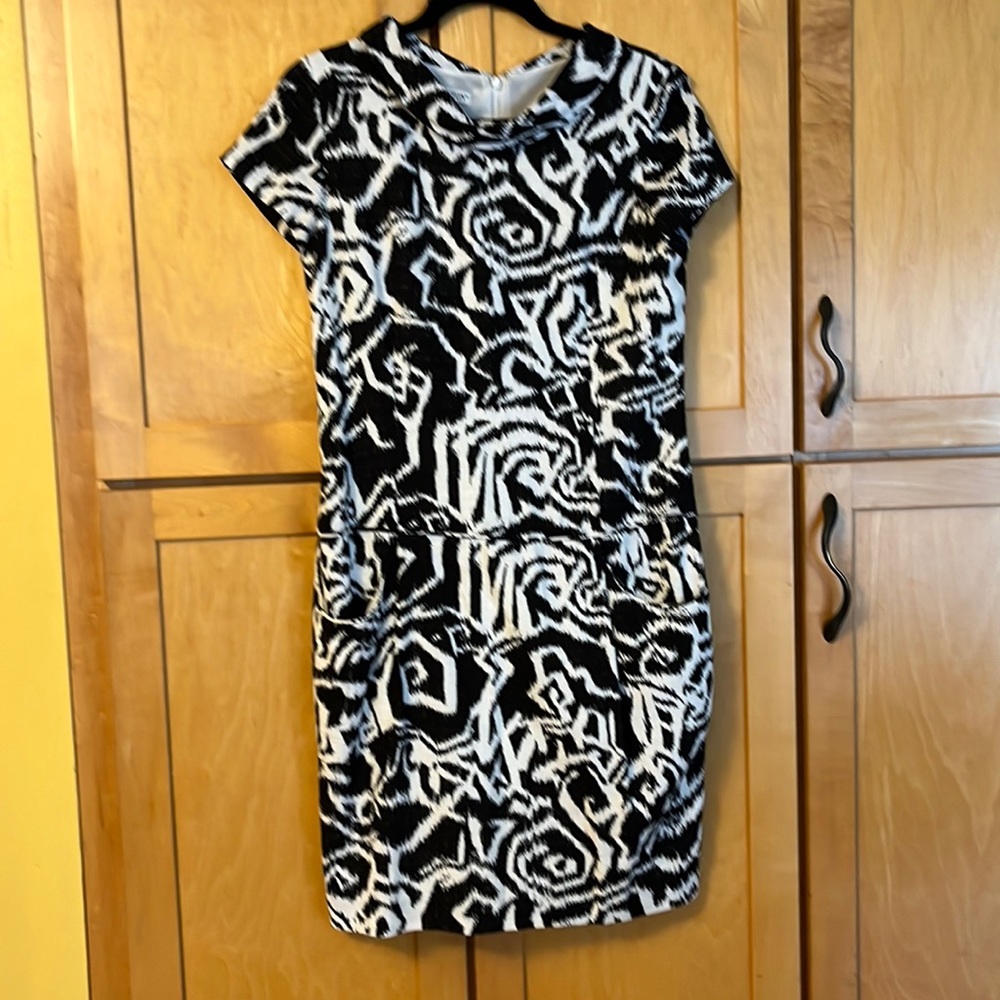 Pendleton dress size 6, black & white with pockets